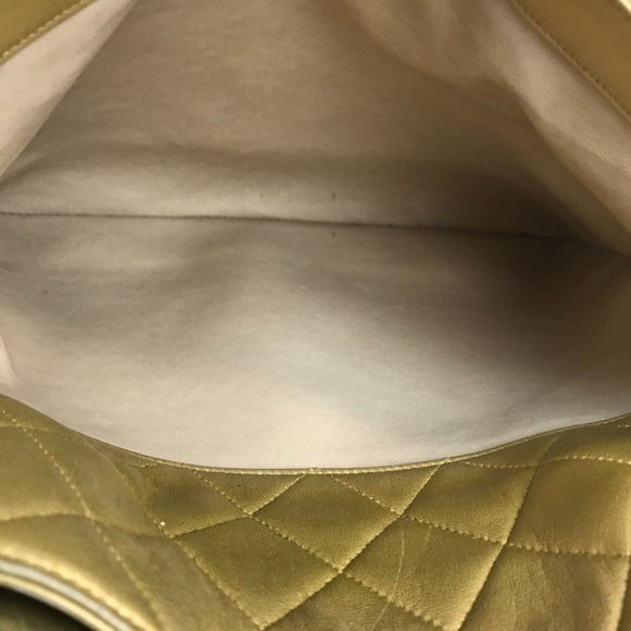 CHANEL Gold Shoulder Bag - Picture 7 of 13